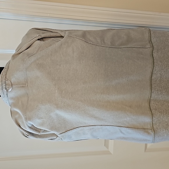 383. Lululemon Split Hoodie - Picture 10 of 11